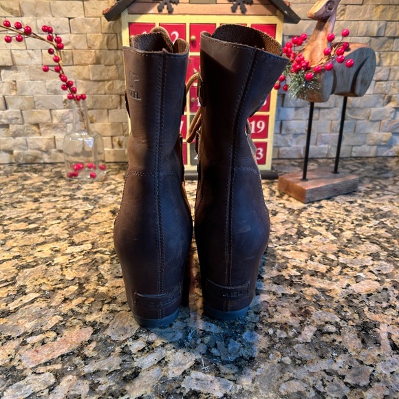 Sorel Joan of Arctic III wedge lace up boots - Picture 6 of 12